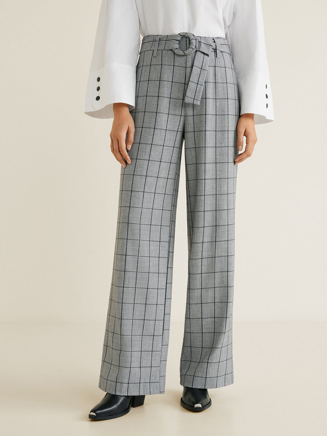 Women Grey & Black Regular Fit Checked Parallel Trousers